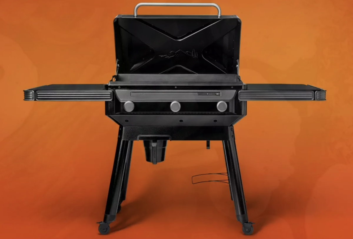 The Traeger Flatrock Griddle Might Get You to Quit Your Gas Grill